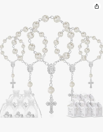 Pack de 50 mini rosarios blancos de recuerdo con bolsas de organza y cajitas